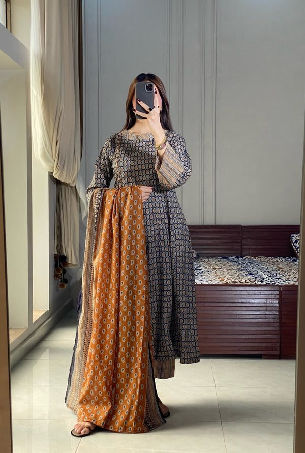 Bin Saeed Unstitched Lawn 3-Piece Suit